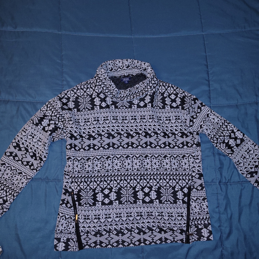 Izod Black and White Patterned Sweater